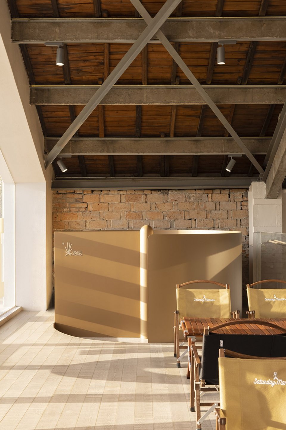 BACKROAD 户外集合店 / 杭州观堂设计 BACKROAD 户外集合店 / 杭州观堂设计