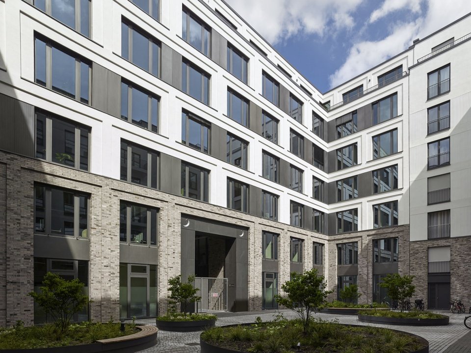三庭院建筑综合体，德国 / TCHOBAN VOSS Architekten