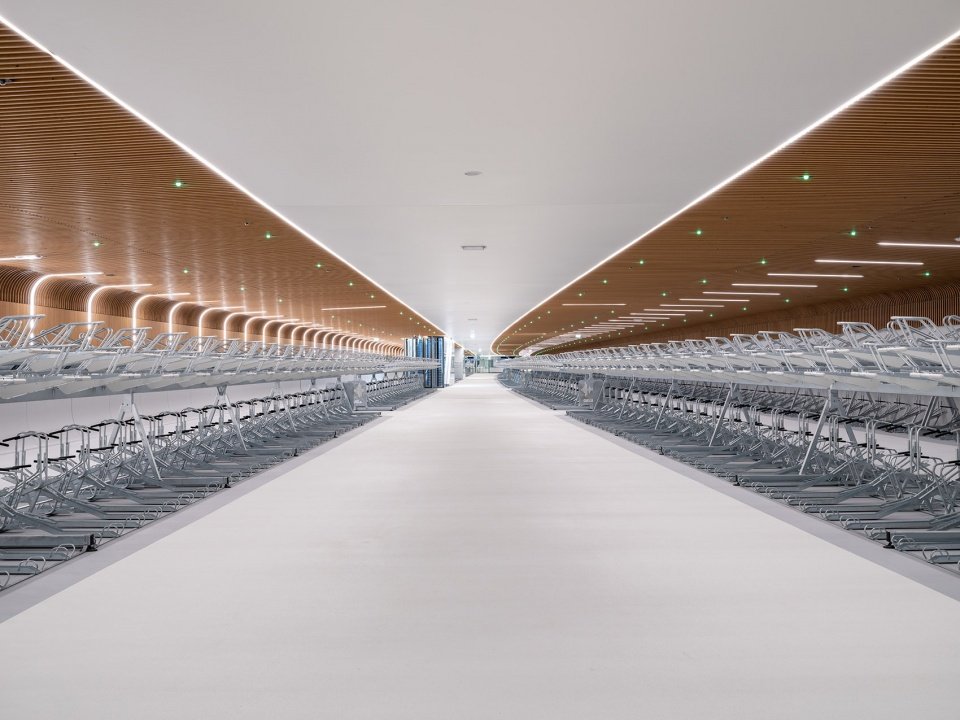 IJboulevard 水下自行车停车场,荷兰 / VenhoevenCS IJboulevard 水下自行车停车场,荷兰 / VenhoevenCS