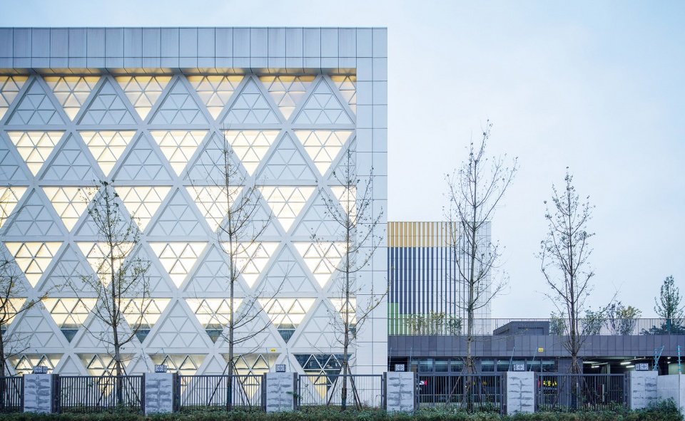 龙泉中学体育馆,成都 / 中国建筑西南设计研究院有限公司 龙泉中学体育馆,成都 / 中国建筑西南设计研究院有限公司