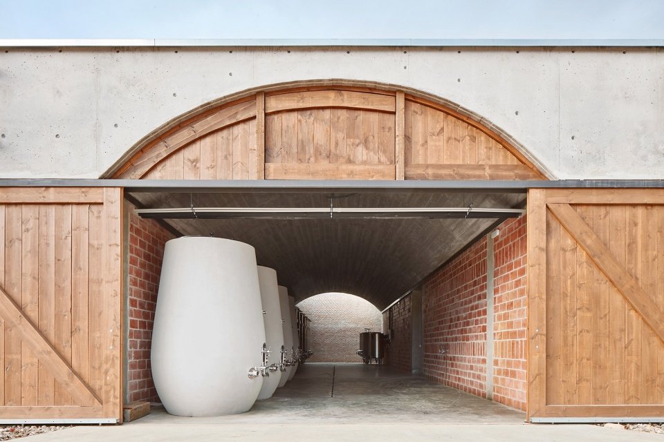 Mont-Ras 酿酒厂，西班牙 / Jorge Vidal Studio