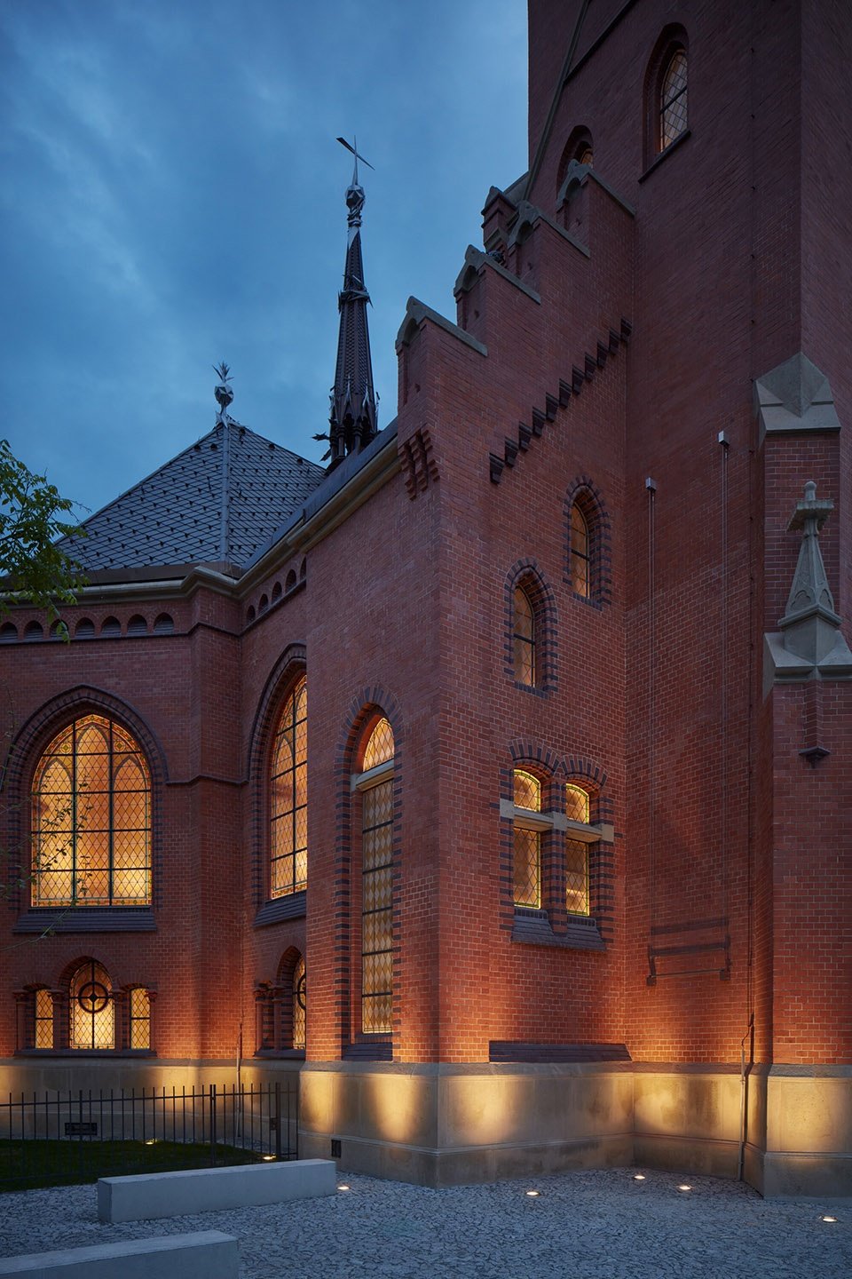 红色教堂改造，捷克 / atelier-r