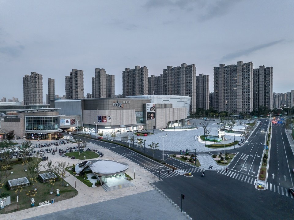 无锡地铁 4 号线大剧院站出站口设计 / 启迪设计集团股份有限公司
