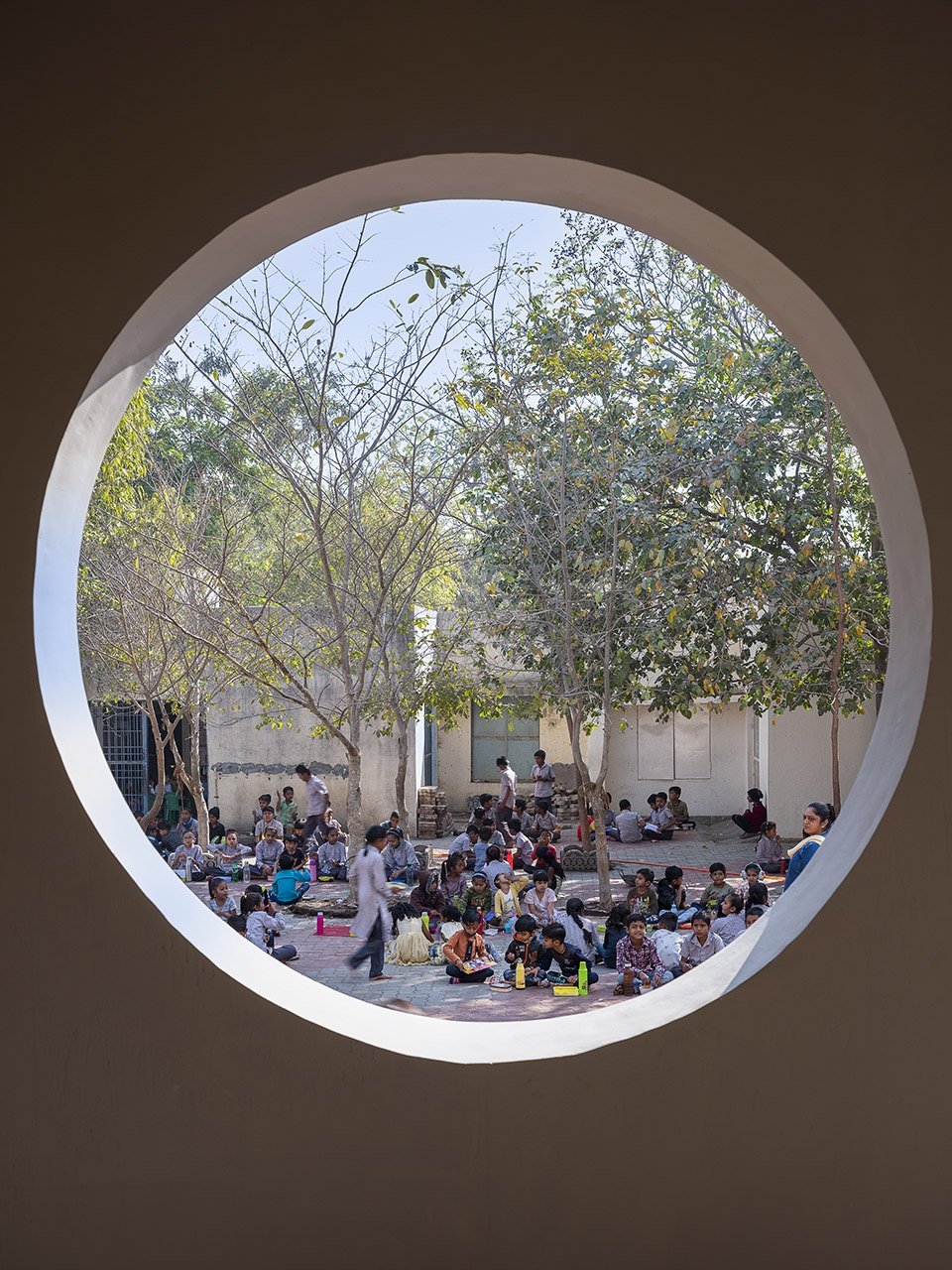 楝树下的校园，印度 / Dhulia Architecture Design