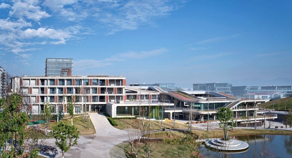 电子科大长三角研究院（衢州）·生活中心 / 同济四时方院设计研究中心