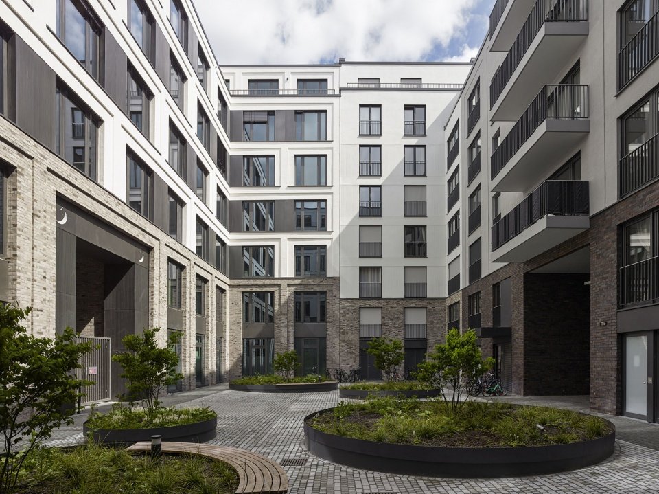 三庭院建筑综合体，德国 / TCHOBAN VOSS Architekten