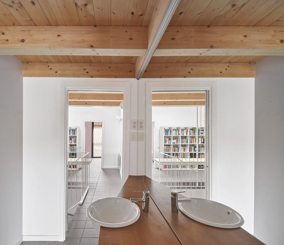 82SAN 塔拉萨联排住宅翻新扩建，巴塞罗纳 /  Vallribera Arquitectes