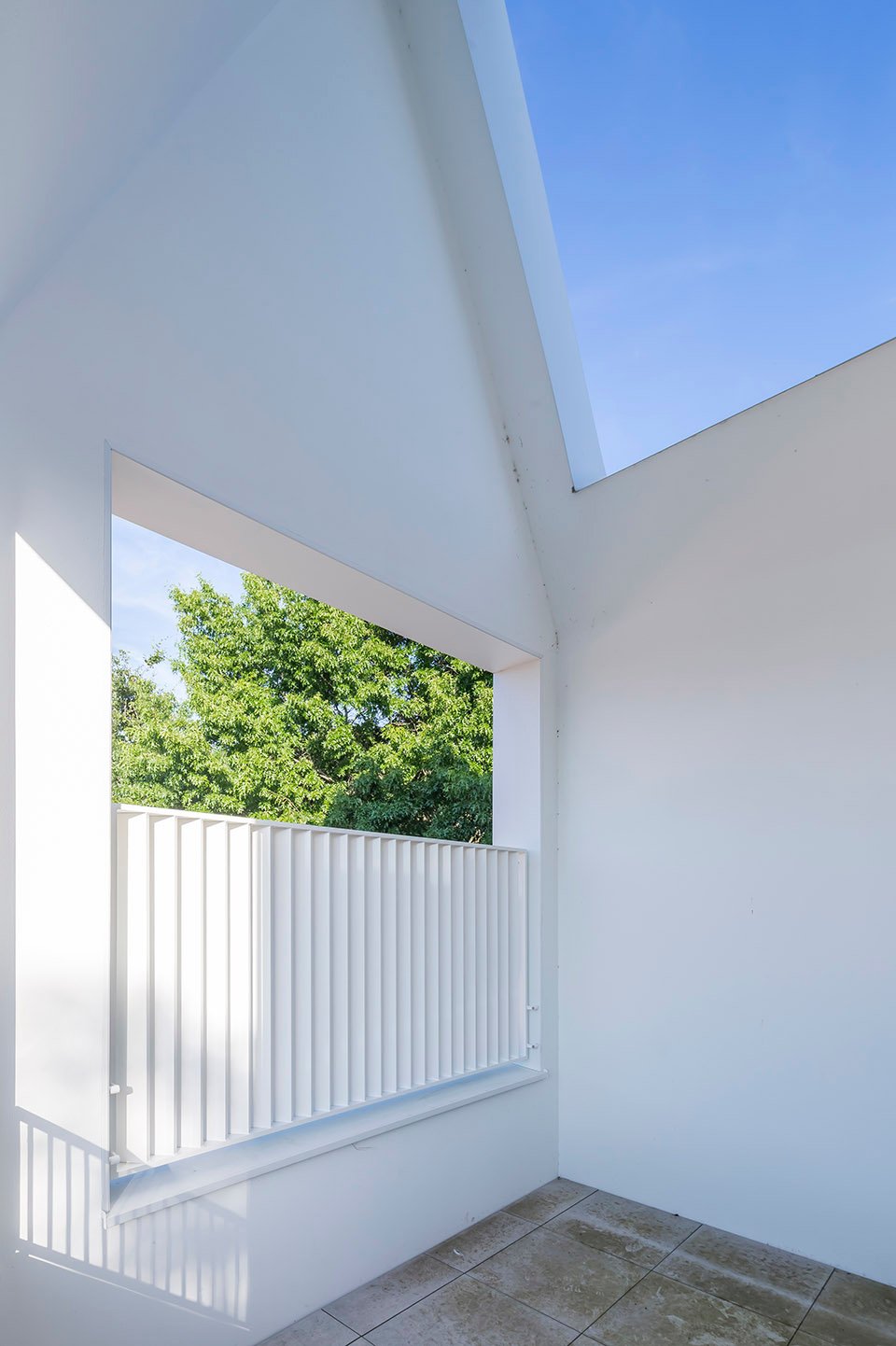 “在城市”公寓，比利时 / dmvA Architects