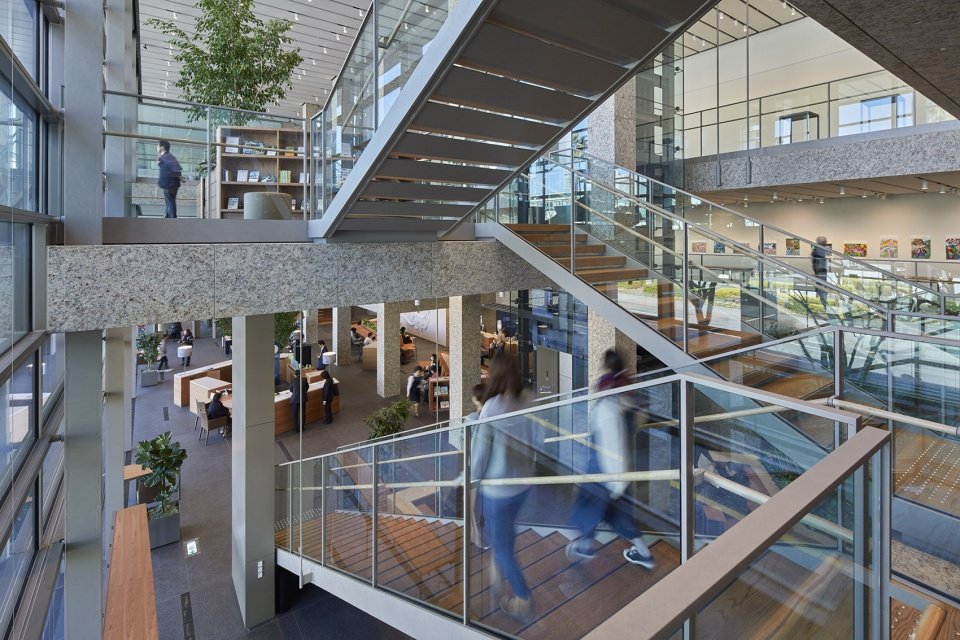 阿波银行总行营业部大楼,日本 / 株式会社日建设计 阿波银行总行营业部大楼,日本 / 株式会社日建设计