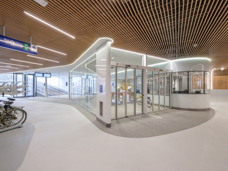 IJboulevard 水下自行车停车场,荷兰 / VenhoevenCS IJboulevard 水下自行车停车场,荷兰 / VenhoevenCS