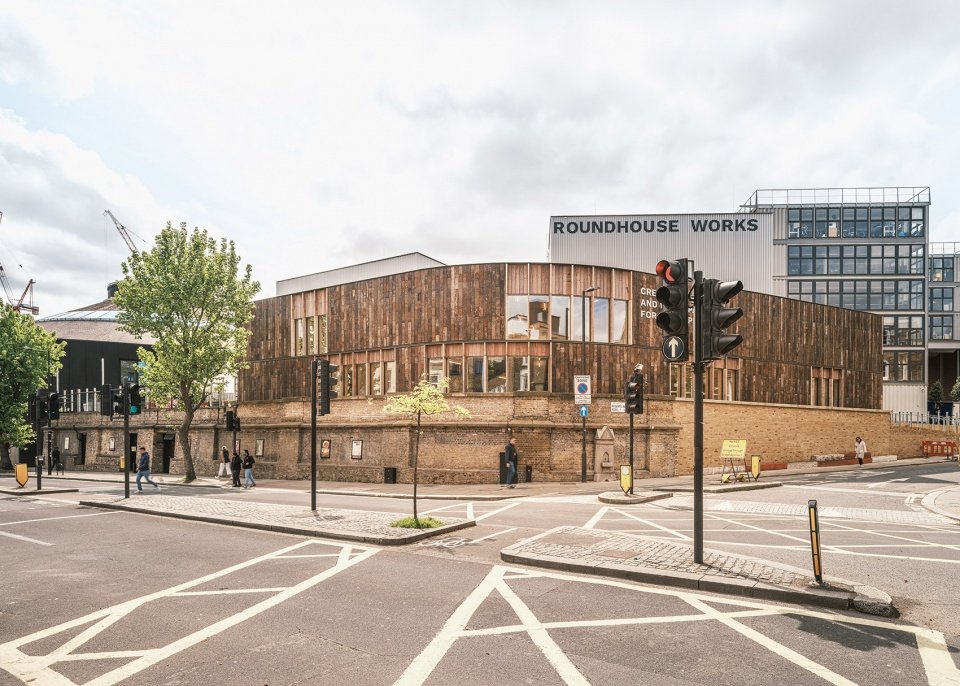 Roundhouse 青年创意中心，伦敦 /  Architects Paddy Dillon + Reed Watts Architects