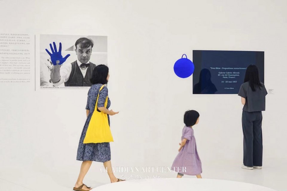 扎哈·哈迪德建筑事务所设计展和伊夫·克莱因中国首展盛大揭幕