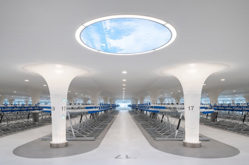 阿姆斯特丹火车站广场自行车停车场,荷兰 / wUrck 阿姆斯特丹火车站广场自行车停车场,荷兰 / wUrck