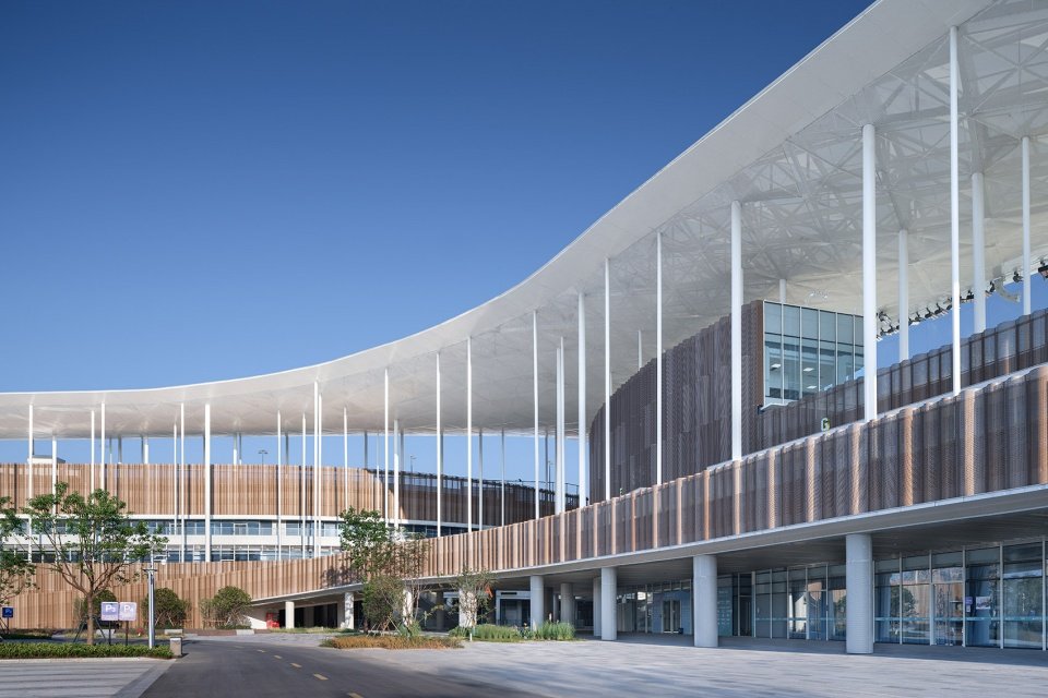 云之翼:杭州亚运会棒垒球体育文化中心 / 浙江大学建筑设计研究院 云之翼:杭州亚运会棒垒球体育文化中心 / 浙江大学建筑设计研究院