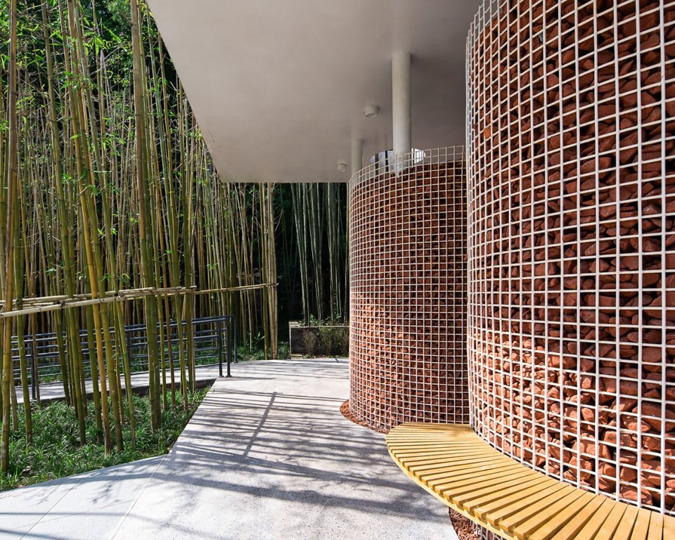 安石卷厕，宜宾 / 在行建筑