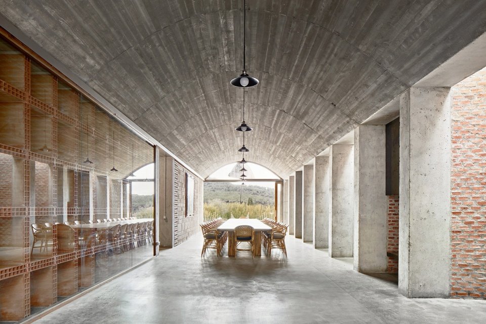 Mont-Ras 酿酒厂，西班牙 / Jorge Vidal Studio