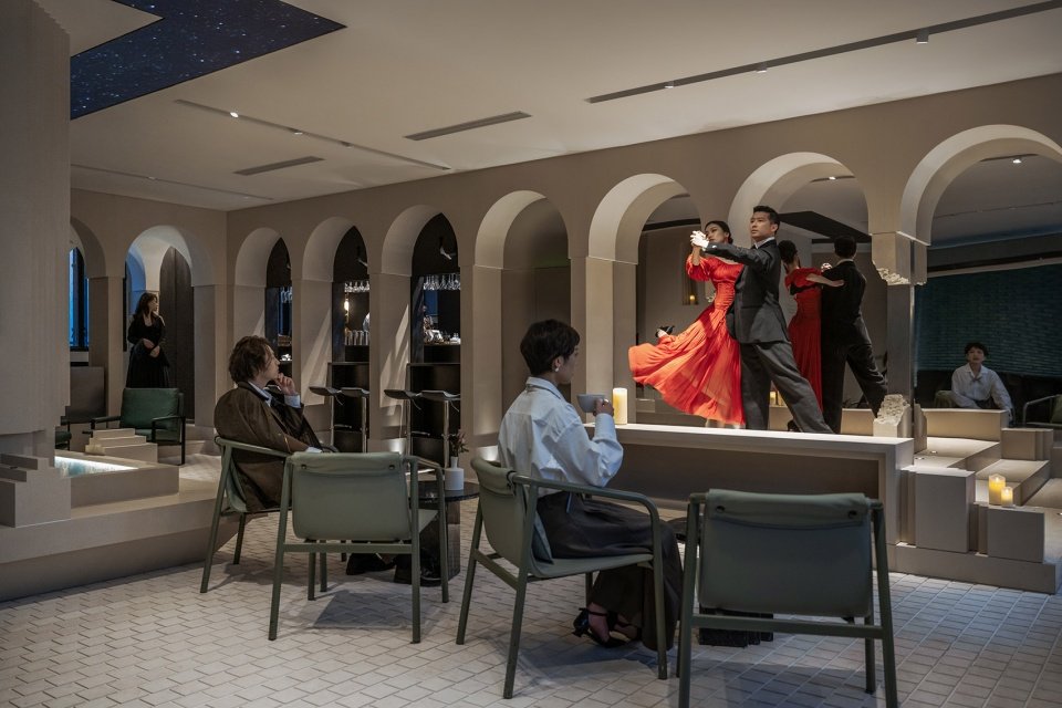 Piazza in a room: Mapoly Coffee 满坡栗咖啡(历史博物馆店)/ Wutopia Lab Piazza in a room: Mapoly Coffee 满坡栗咖啡(历史博物馆店)/ Wutopia Lab