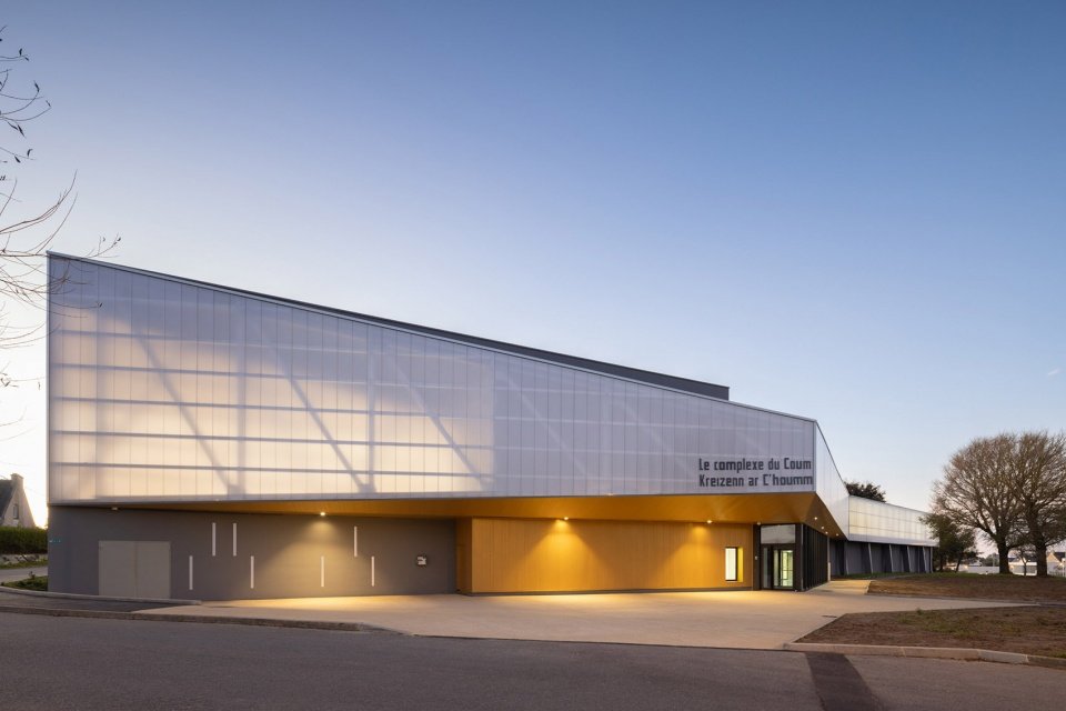 Coum 体育中心翻新扩建，法国 / ENO Architectes
