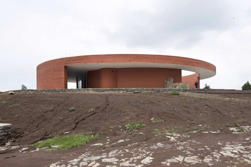 梅莱斯·泽纳维纪念公园，埃塞俄比亚 / Studio Other Spaces