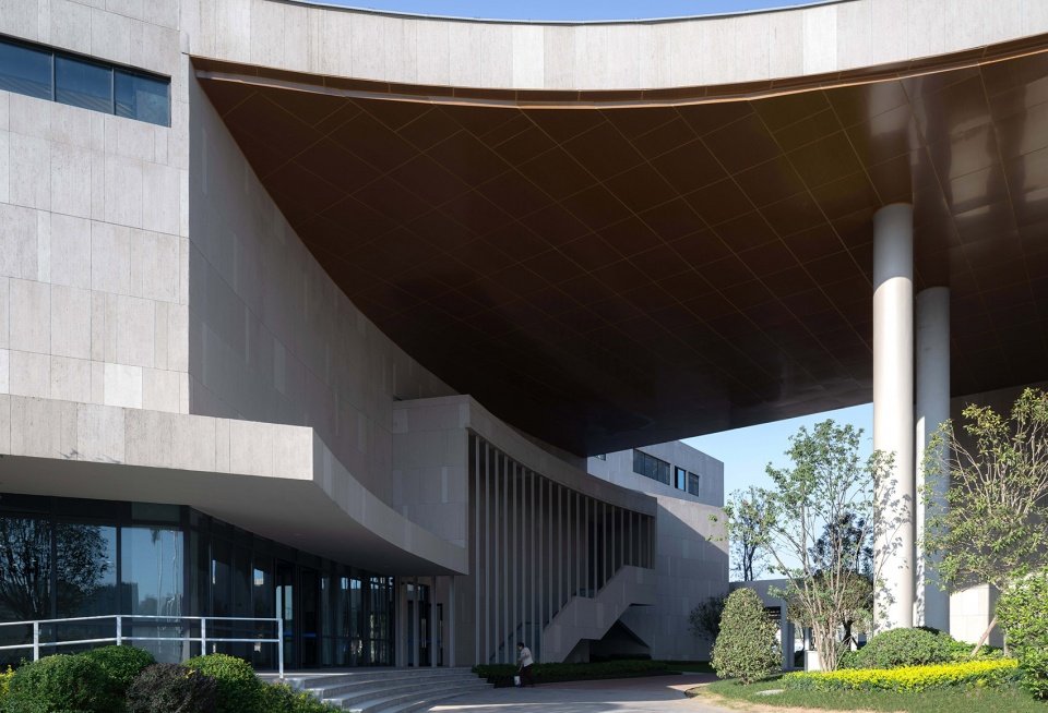 成都外国语学校仁寿校区 / 江苏中锐华东建筑设计研究院有限公司 荣朝晖工作室 成都外国语学校仁寿校区 / 江苏中锐华东建筑设计研究院有限公司 荣朝晖工作室