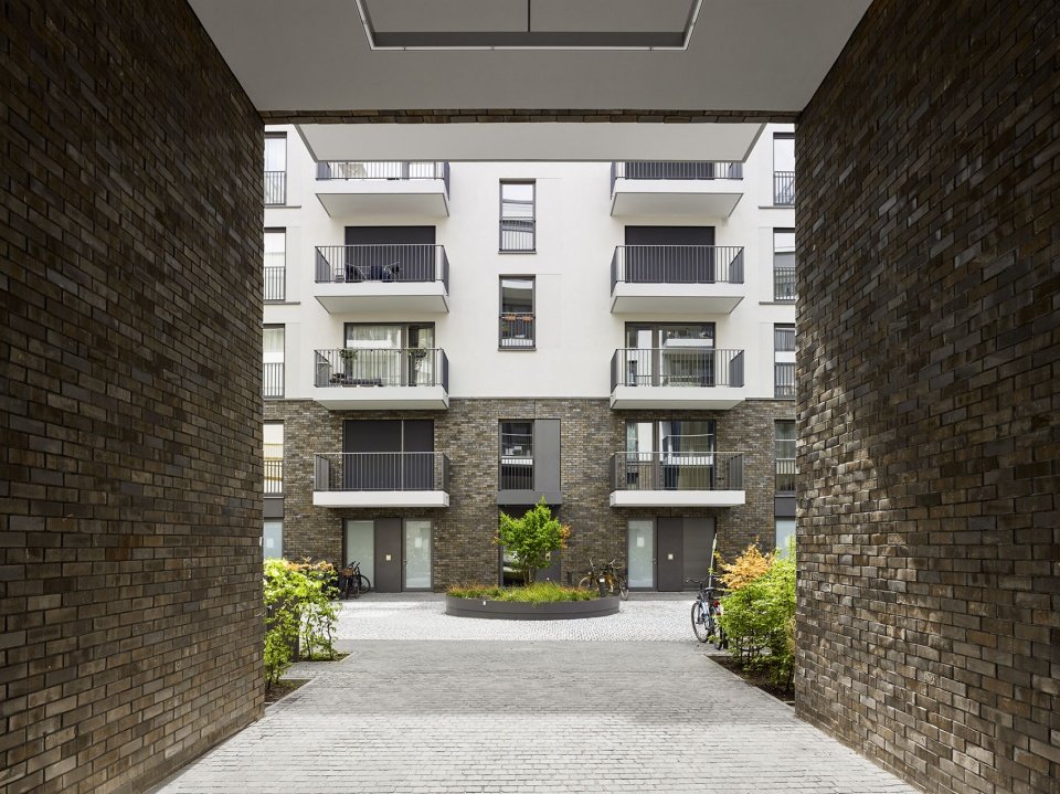三庭院建筑综合体，德国 / TCHOBAN VOSS Architekten