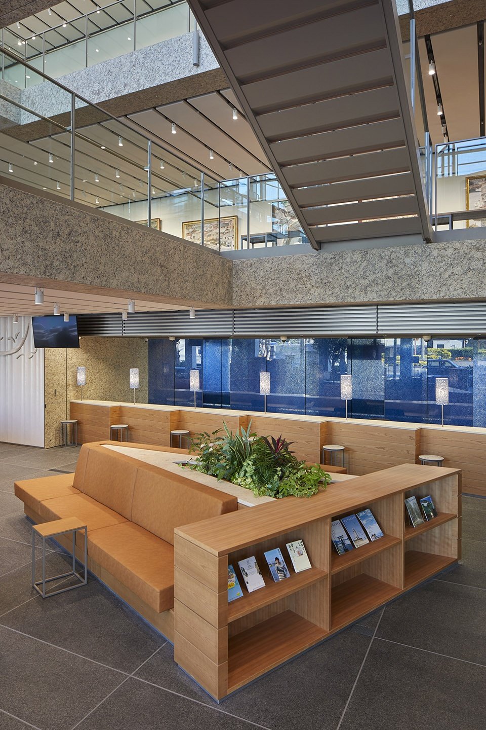 阿波银行总行营业部大楼,日本 / 株式会社日建设计 阿波银行总行营业部大楼,日本 / 株式会社日建设计