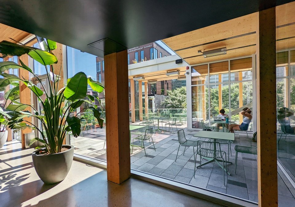 Esplanade Tranquille 商业空间，蒙特利尔 / Les architectes FABG
