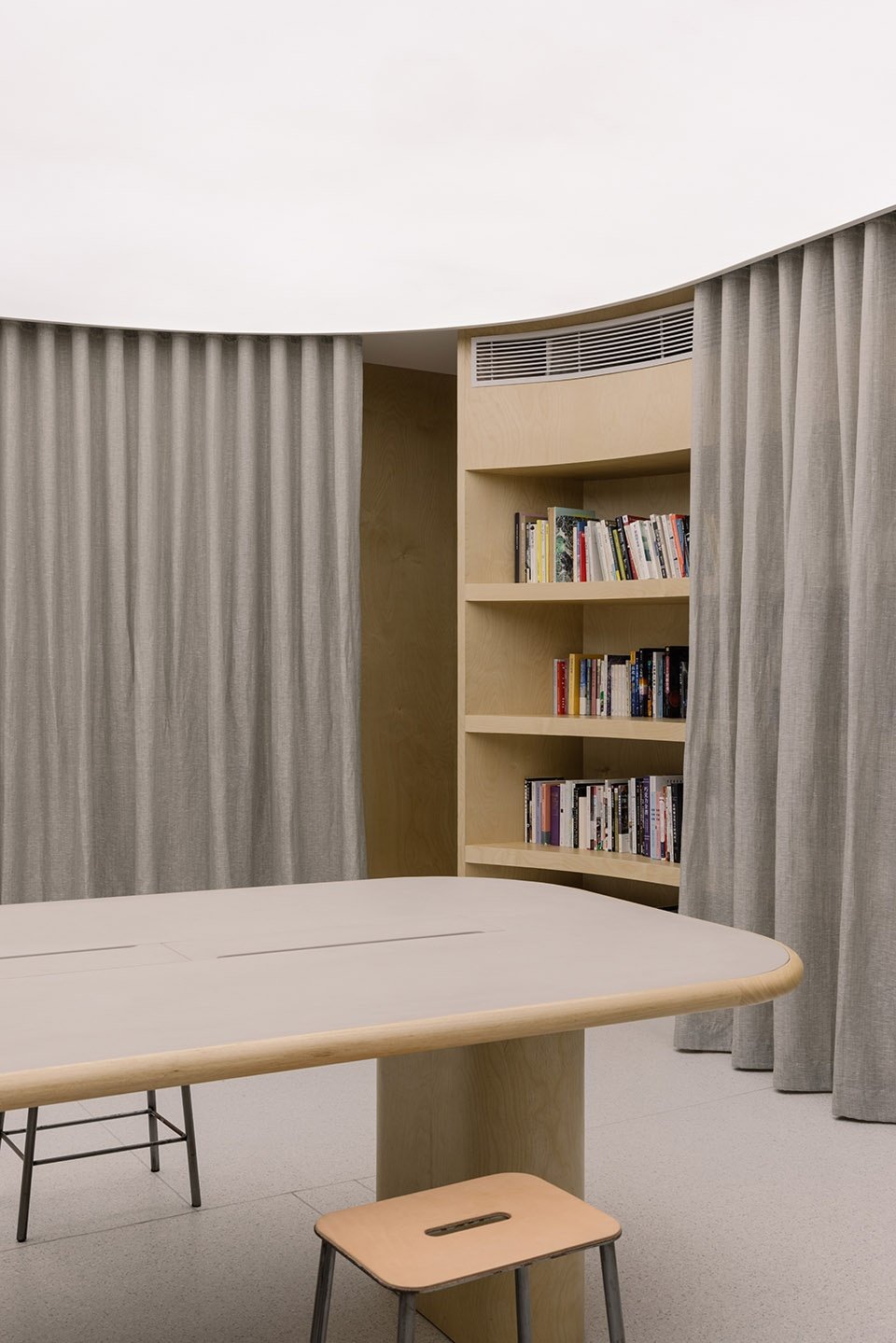 鱼缸咖啡，南京 / Office AIO