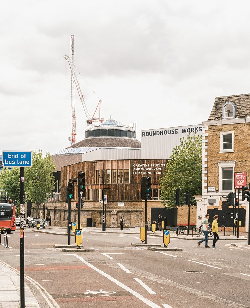 Roundhouse 青年创意中心，伦敦 /  Architects Paddy Dillon + Reed Watts Architects