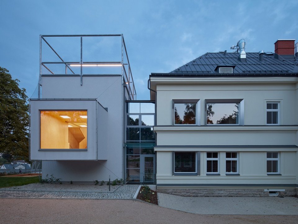 Montessori 幼儿园扩建,捷克 / Mjölk architekti + Projektový atelier David Montessori 幼儿园扩建,捷克 / Mjölk architekti + Projektový atelier David