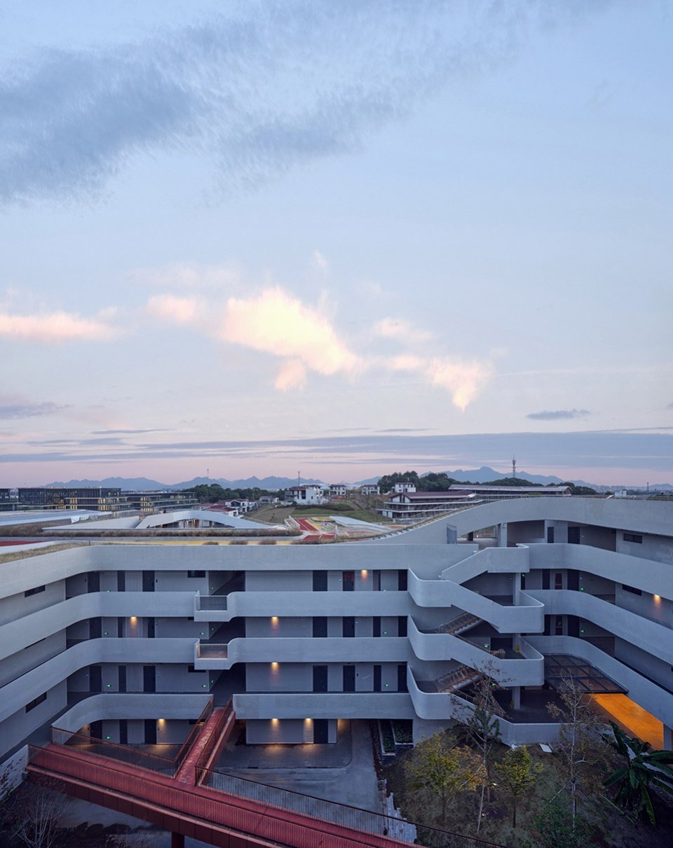 电子科大长三角研究院（衢州）·生活中心 / 同济四时方院设计研究中心