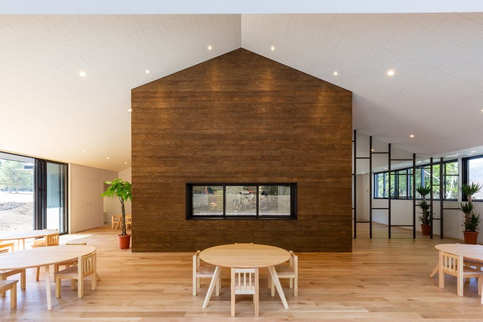 UB 幼儿园，日本 / HIBINOSEKKEI + Youji no Shiro + KIDS DESIGN LABO