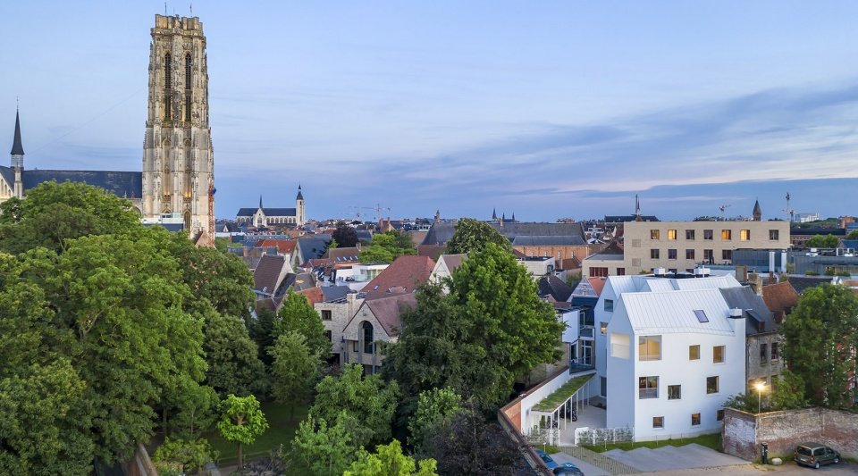 “在城市”公寓，比利时 / dmvA Architects