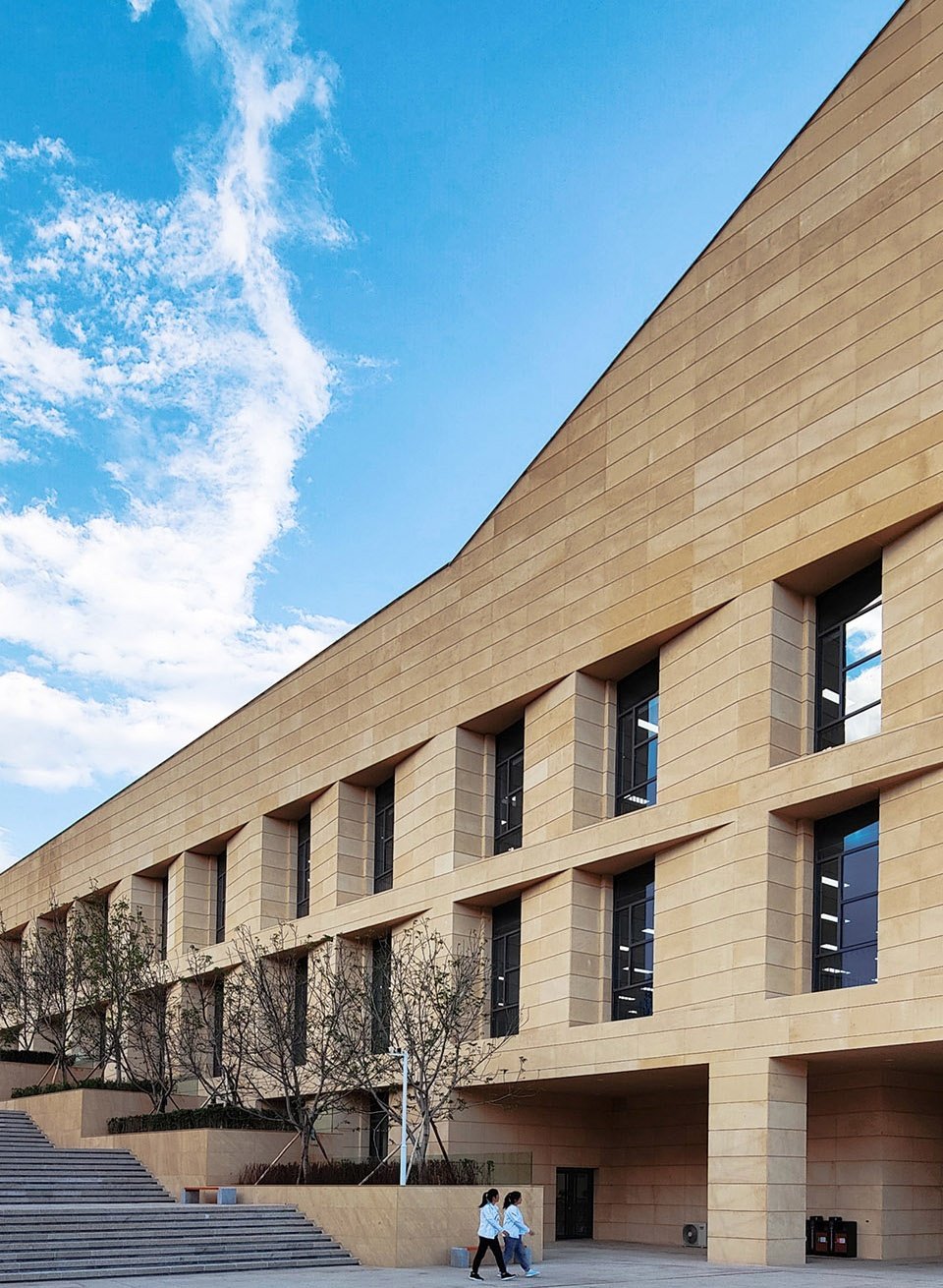 西宁市群众文化艺术活动交流中心，青海 / 西安建筑科技大学设计研究总院有限公司