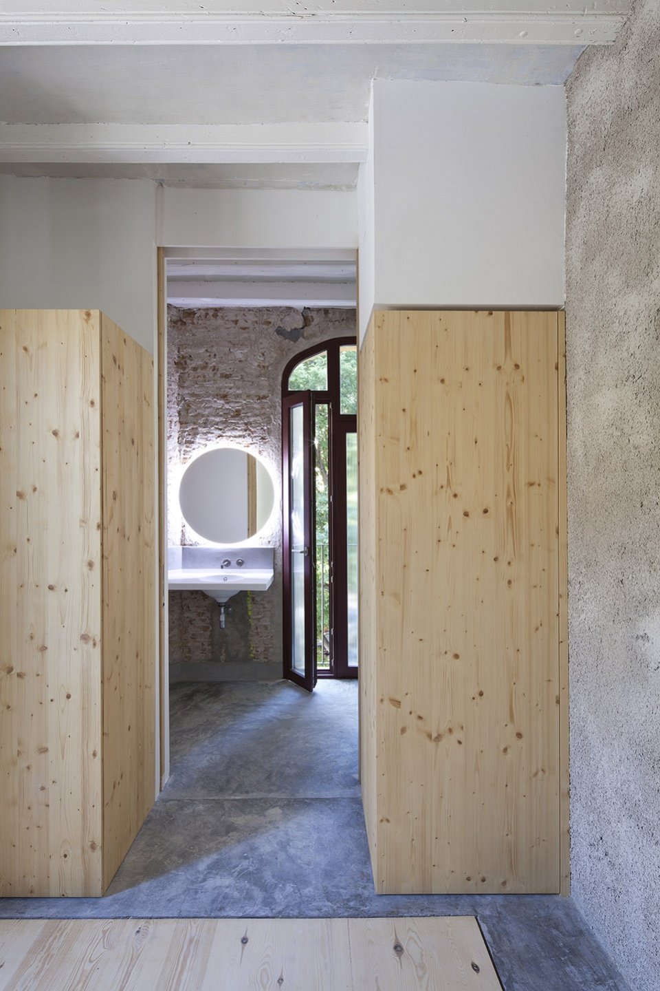 La Carbonería 集体住宅修复，巴塞罗那 / Office for Strategic Spaces