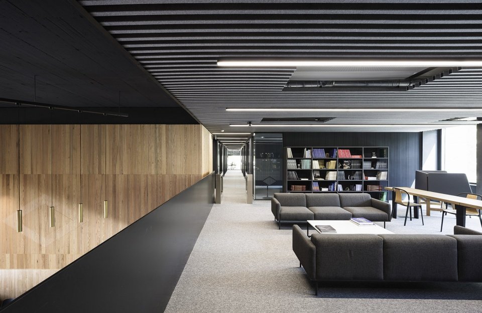 马德里地铁公司总部和运输综合体 / Nexo + Gutiérrez-delaFuente + Perea