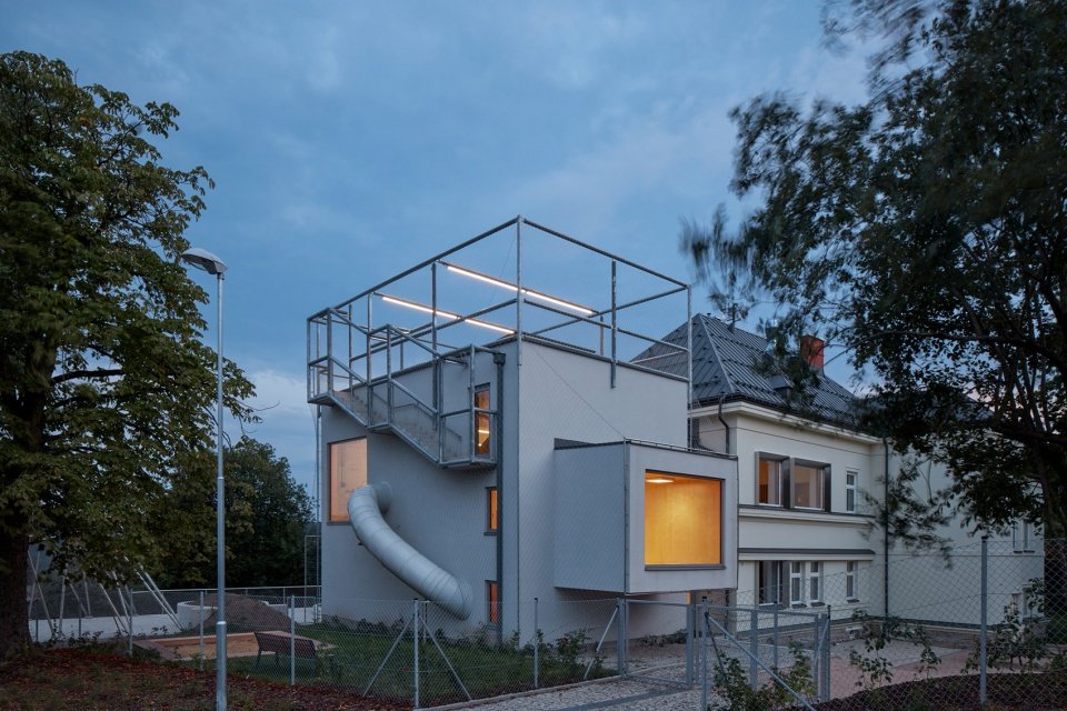 Montessori 幼儿园扩建,捷克 / Mjölk architekti + Projektový atelier David Montessori 幼儿园扩建,捷克 / Mjölk architekti + Projektový atelier David