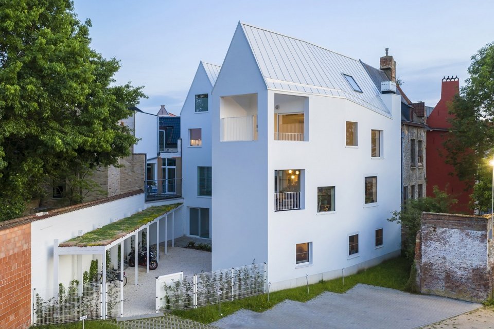 “在城市”公寓，比利时 / dmvA Architects