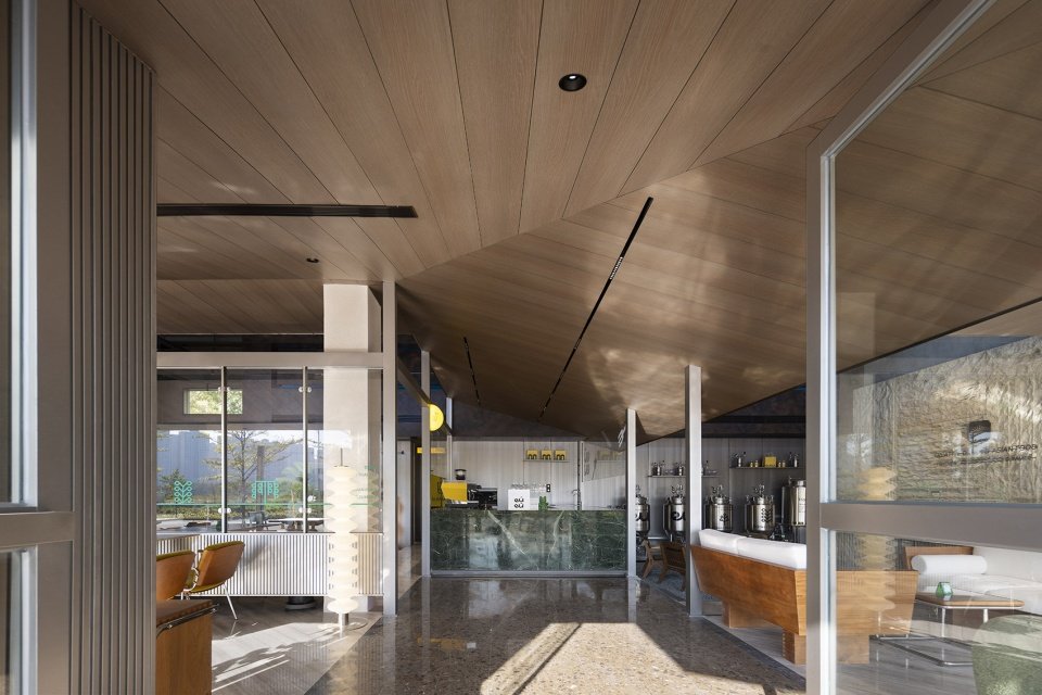 EUEU 餐饮店，广东惠州 / SORA