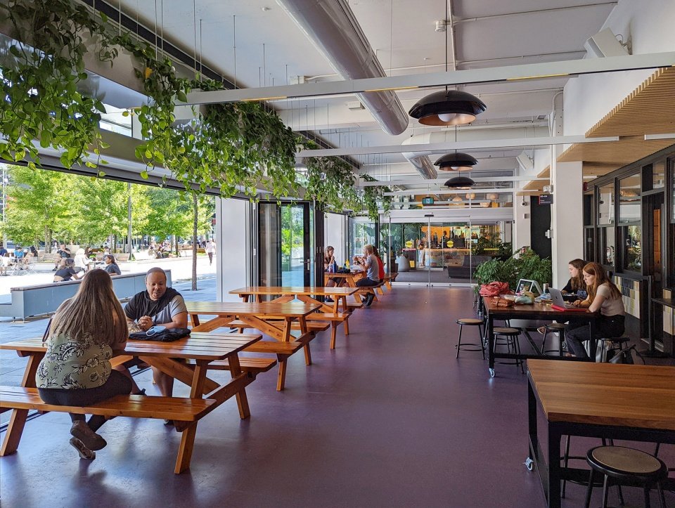 Esplanade Tranquille 商业空间，蒙特利尔 / Les architectes FABG