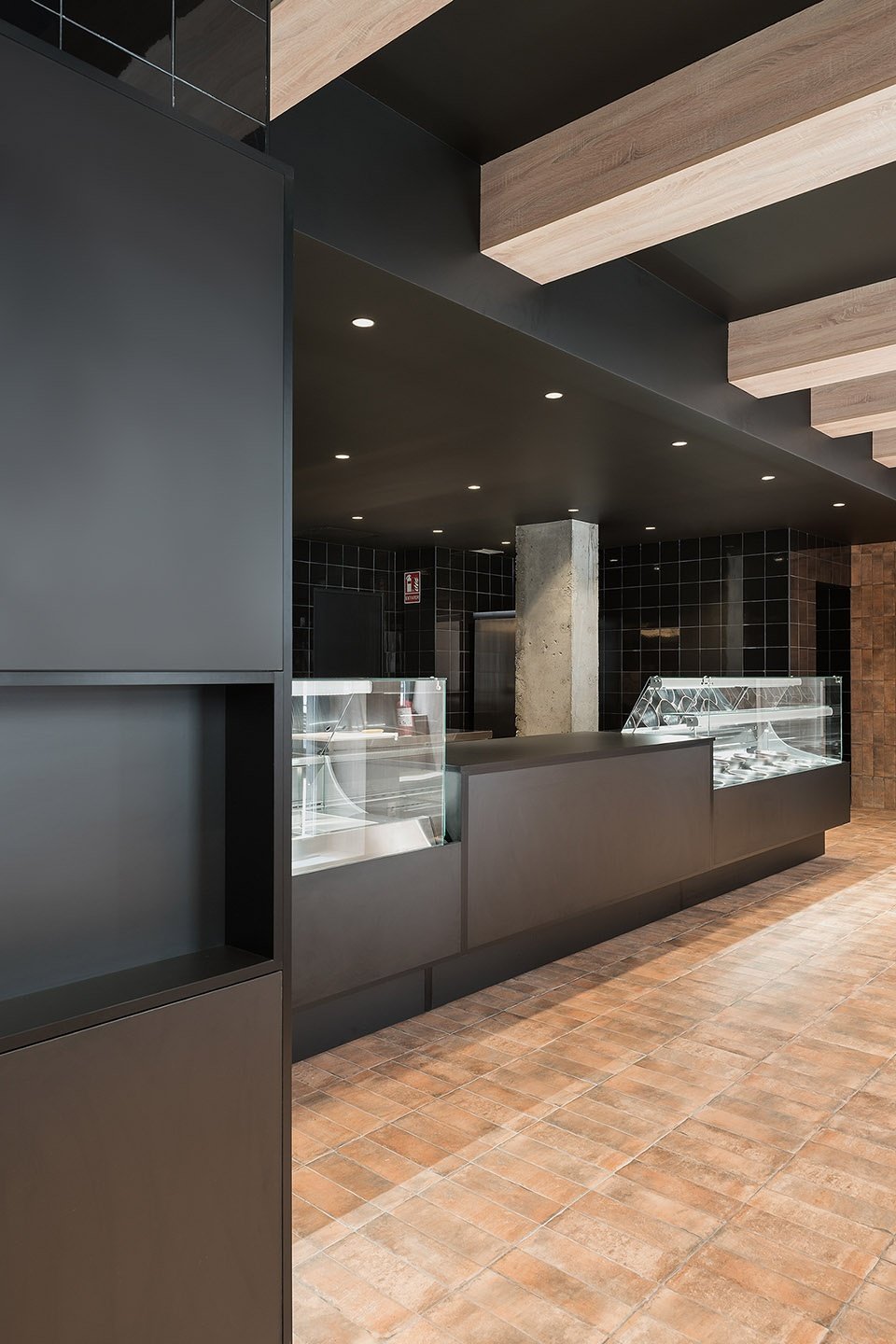 “Homemade food to take away”快餐店,西班牙 / Nan Arquitectos “Homemade food to take away”快餐店,西班牙 / Nan Arquitectos