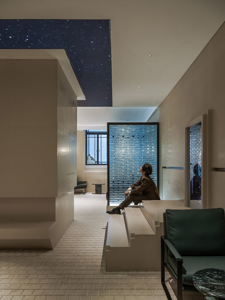 Piazza in a room: Mapoly Coffee 满坡栗咖啡(历史博物馆店)/ Wutopia Lab Piazza in a room: Mapoly Coffee 满坡栗咖啡(历史博物馆店)/ Wutopia Lab