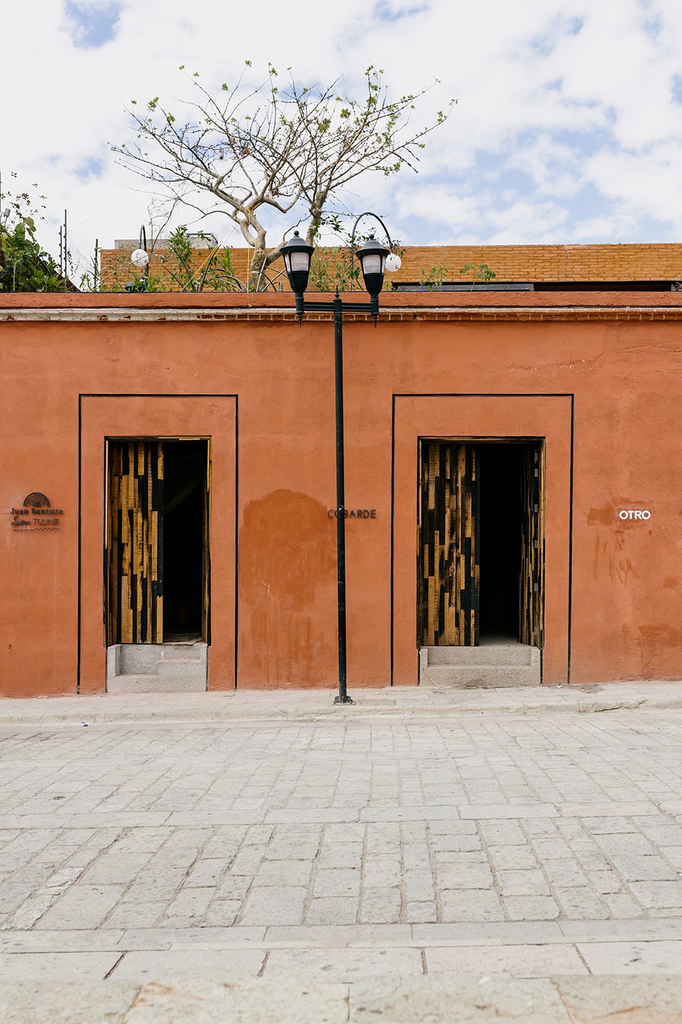 Cobarde 酒吧餐厅,墨西哥 / Rootstudio Cobarde 酒吧餐厅,墨西哥 / Rootstudio