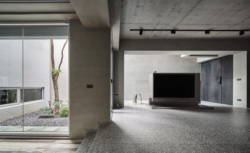 透天厝裡的三合院，高雄 / HAO Design