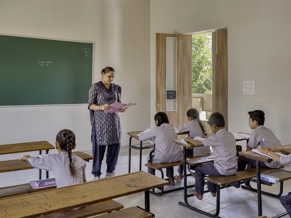 楝树下的校园，印度 / Dhulia Architecture Design