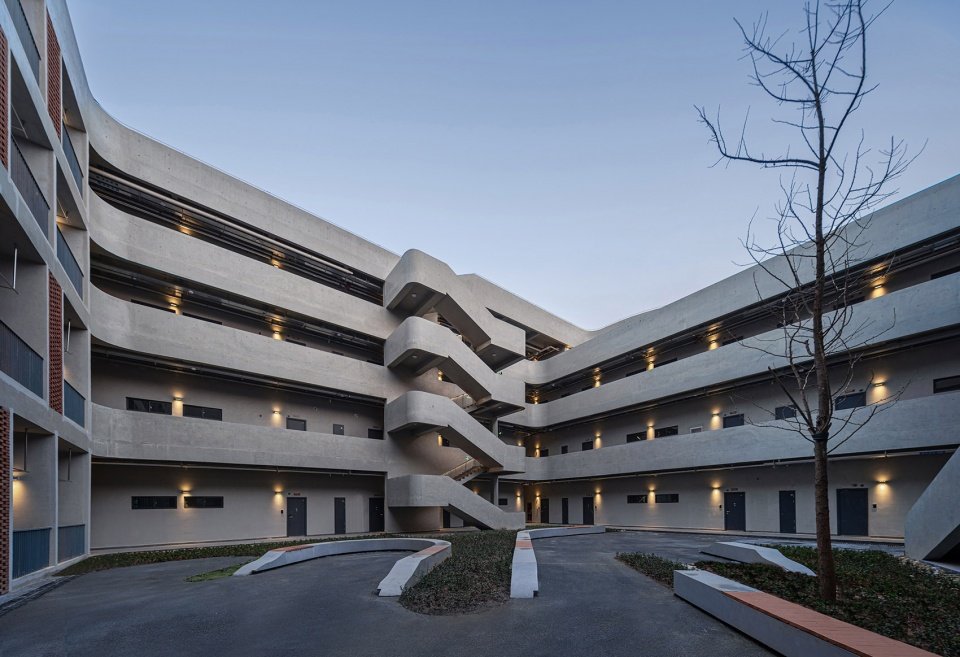 电子科大长三角研究院（衢州）·生活中心 / 同济四时方院设计研究中心