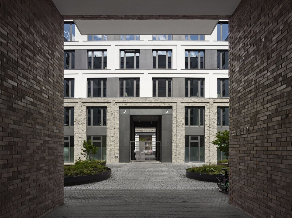 三庭院建筑综合体，德国 / TCHOBAN VOSS Architekten