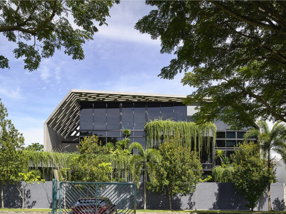 阴阳调和的混凝土住宅，新加坡 / HYLA Architects