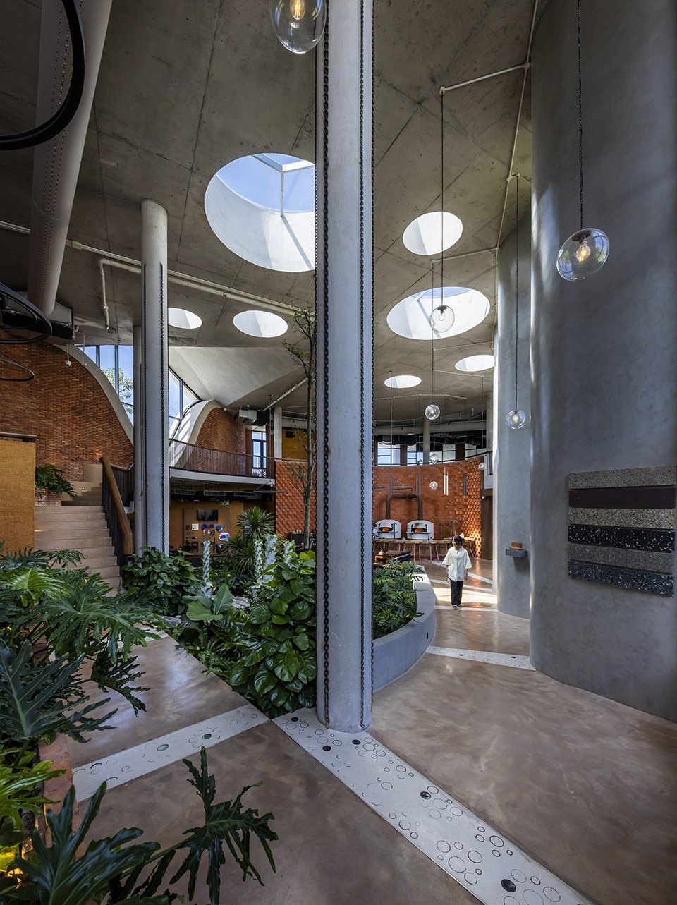 “生态循环馆”餐厅，越南 / Takashi Niwa Architects
