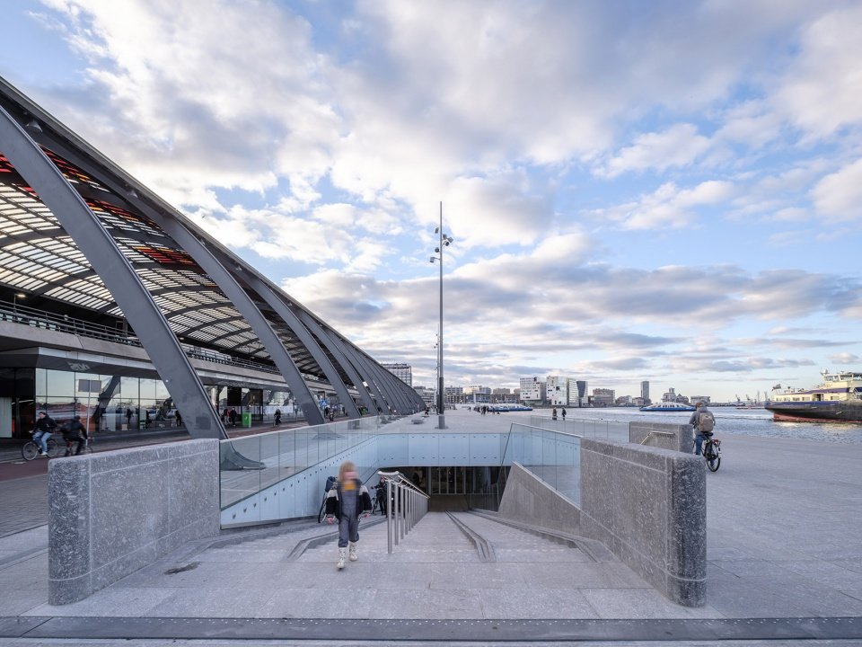 IJboulevard 水下自行车停车场,荷兰 / VenhoevenCS IJboulevard 水下自行车停车场,荷兰 / VenhoevenCS